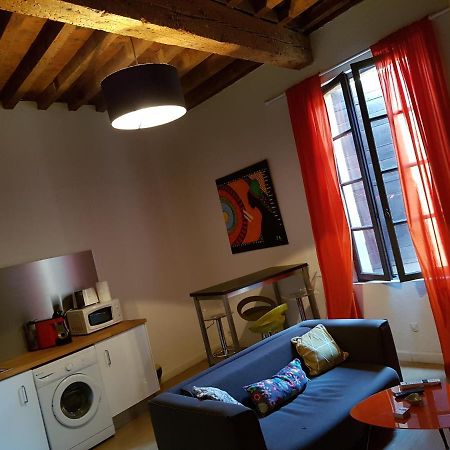 Joli Appartement "Serenite " Arles Bagian luar foto