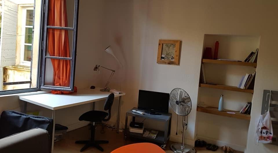 Joli Appartement "Serenite " Arles Bagian luar foto